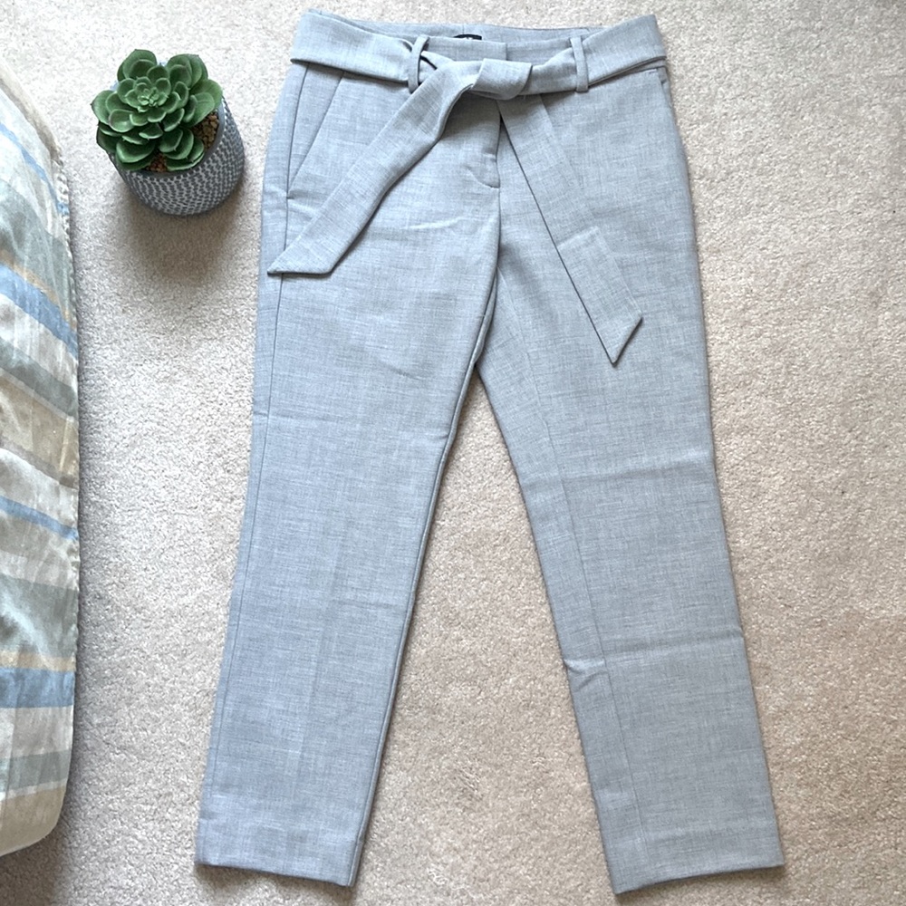 LOFT Marisa Tie Waist Belted Cropped Ankle Pants Heather Gray. Size 2P.